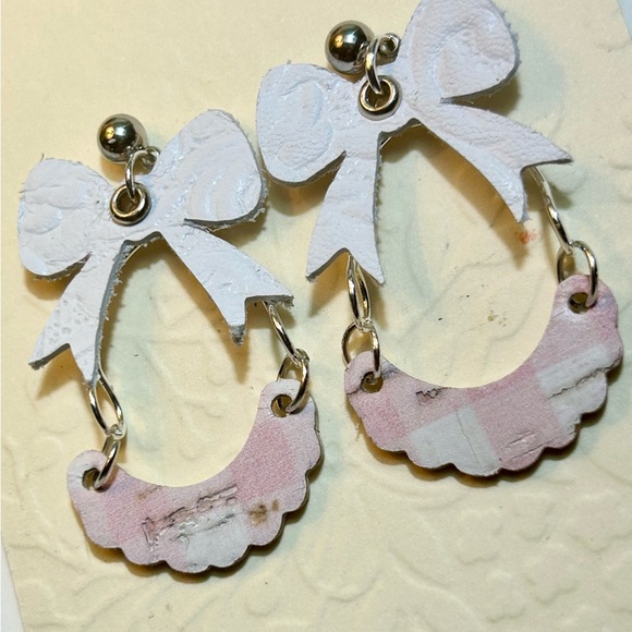 Earrings - Picture 5 of 5